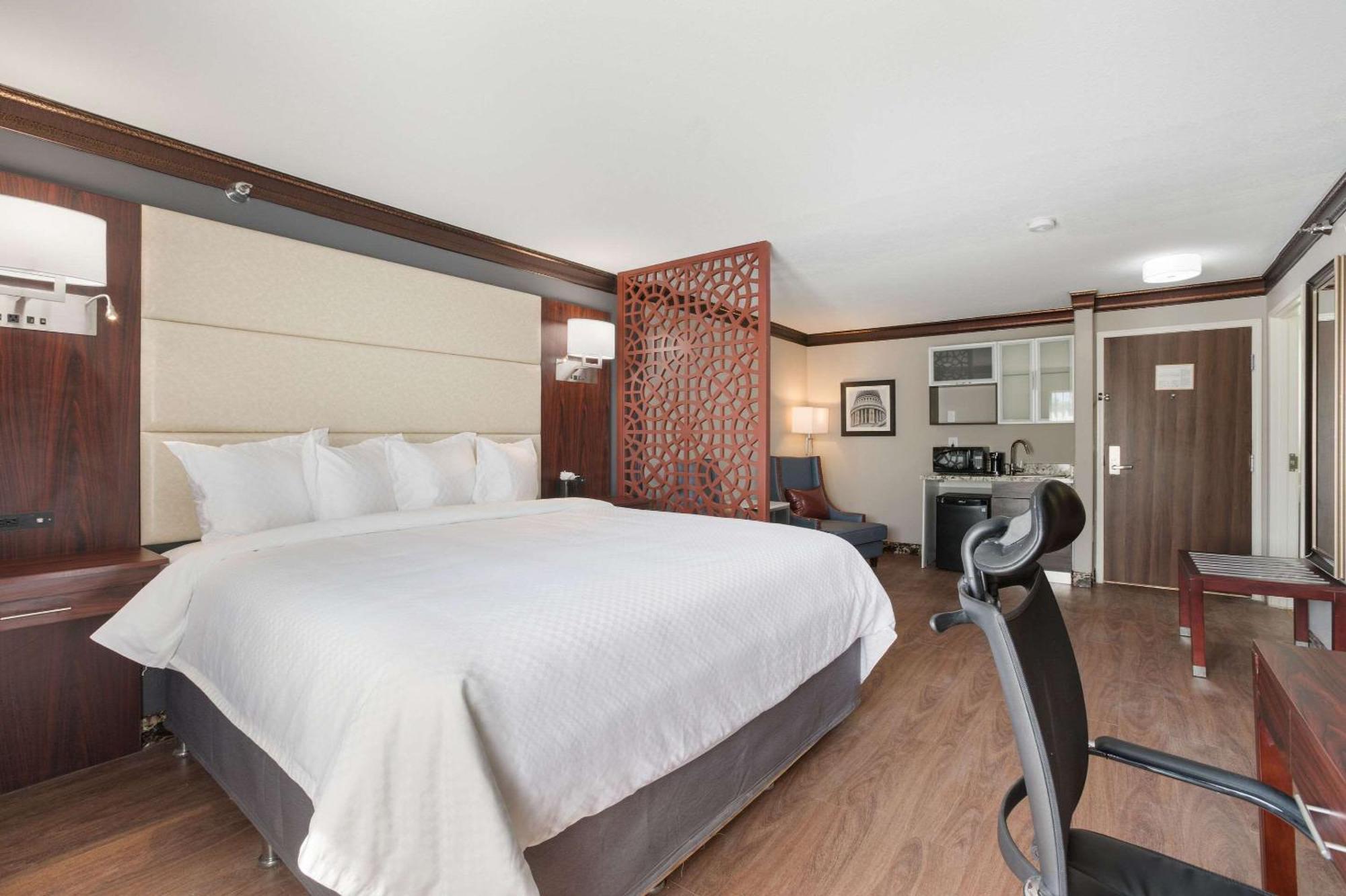 The Leo Collection Detroit, Ascend Hotel Collection Lincoln Park Экстерьер фото