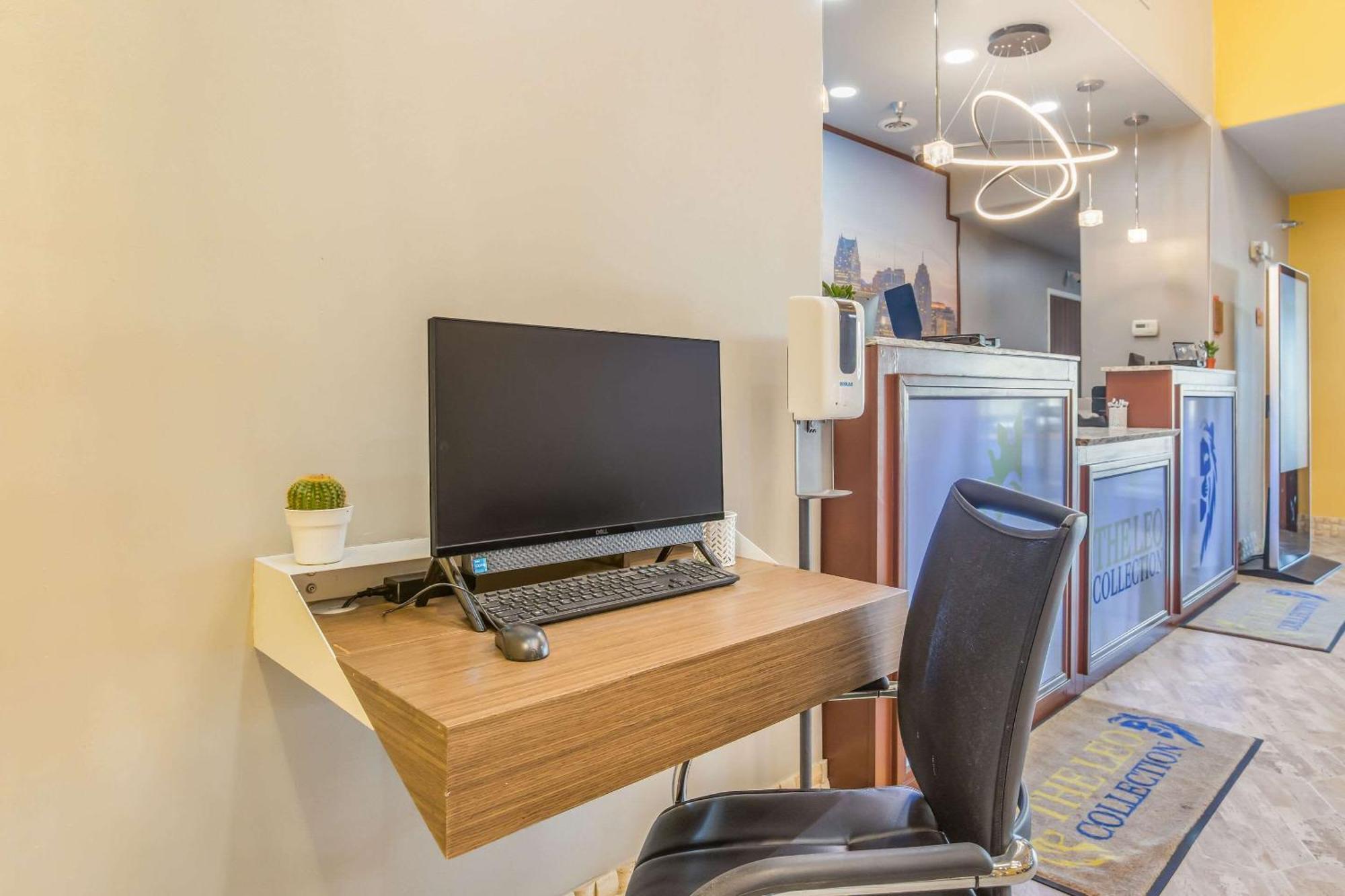 The Leo Collection Detroit, Ascend Hotel Collection Lincoln Park Экстерьер фото