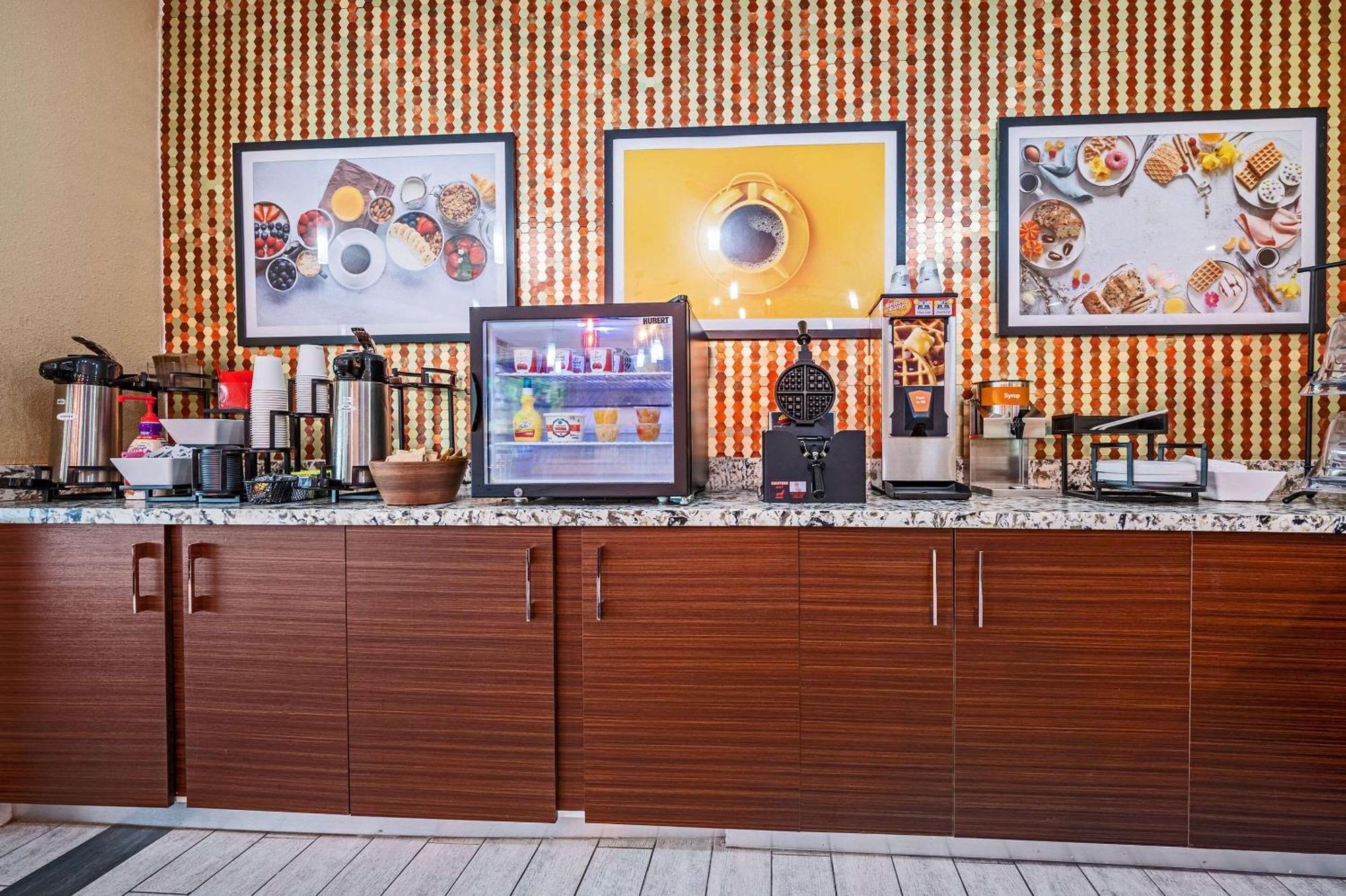 The Leo Collection Detroit, Ascend Hotel Collection Lincoln Park Экстерьер фото