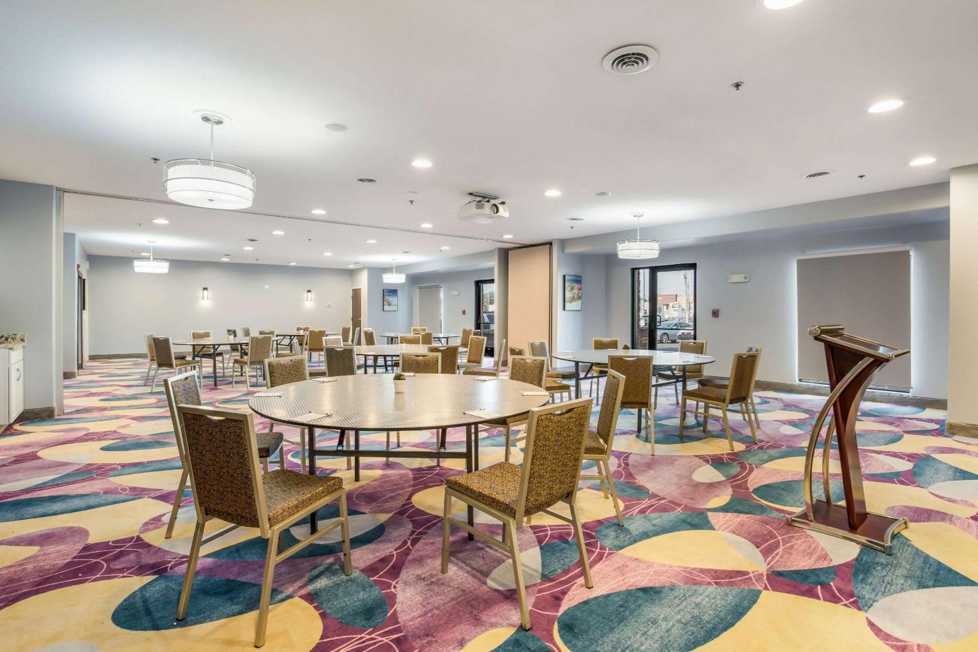 The Leo Collection Detroit, Ascend Hotel Collection Lincoln Park Экстерьер фото